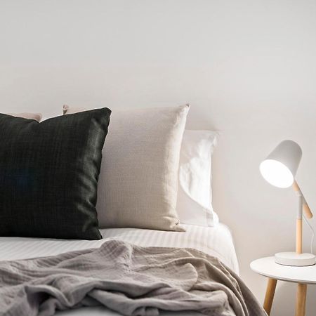 Complete Host Leopold Apartments メルボルン エクステリア 写真