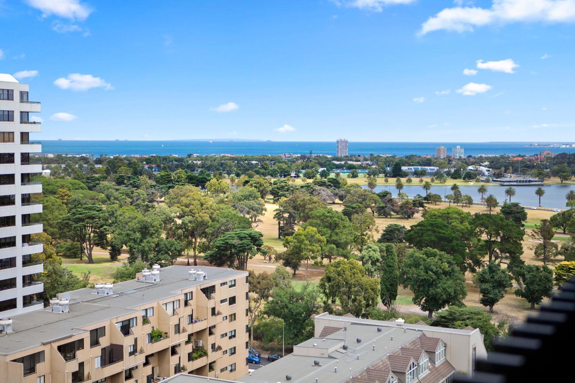 Complete Host Leopold Apartments メルボルン エクステリア 写真